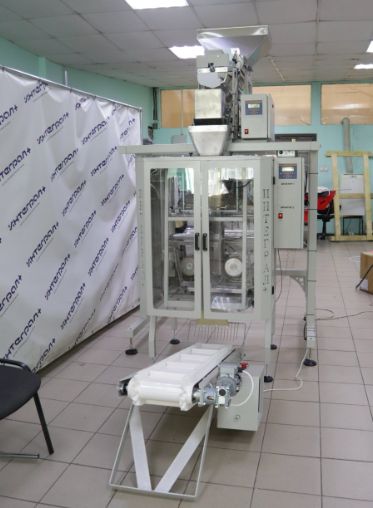 Упаковка кунжута. Фасовочно-упаковочное оборудование Инпак-Эконом Ш с дозатором МДВ-12